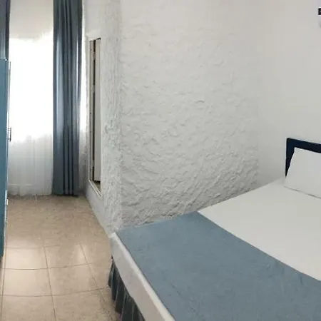 Alojamento de Acomodação e Pequeno-almoço Tuana Butik