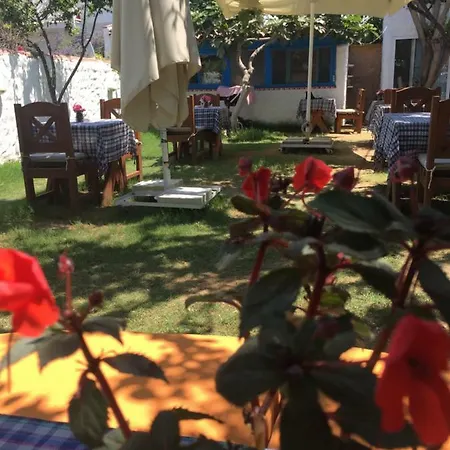 Tuana Butik Alojamento de Acomodação e Pequeno-almoço Çeşme