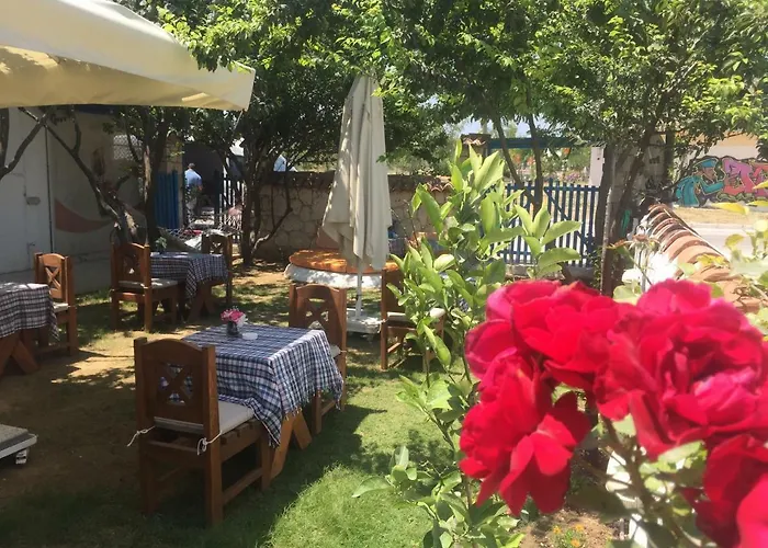 Bed & Breakfast Tuana Butik 2*